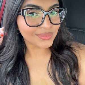 Meet your Posher, Daniela